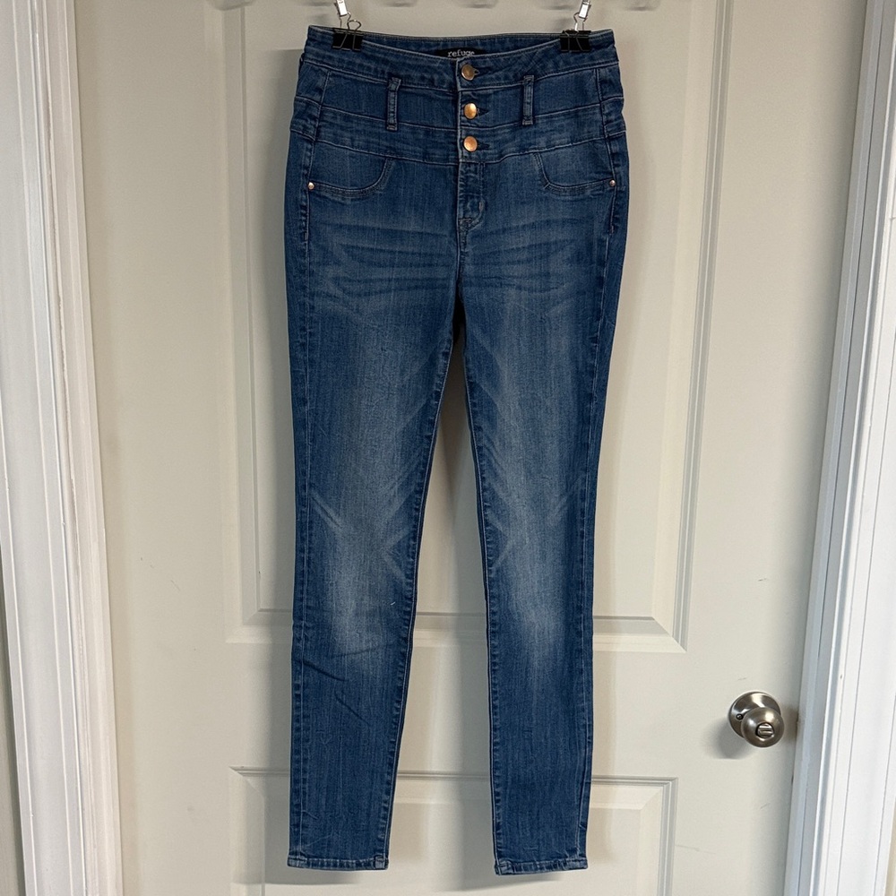 Refuge High Rise Blue Jeans, size 4